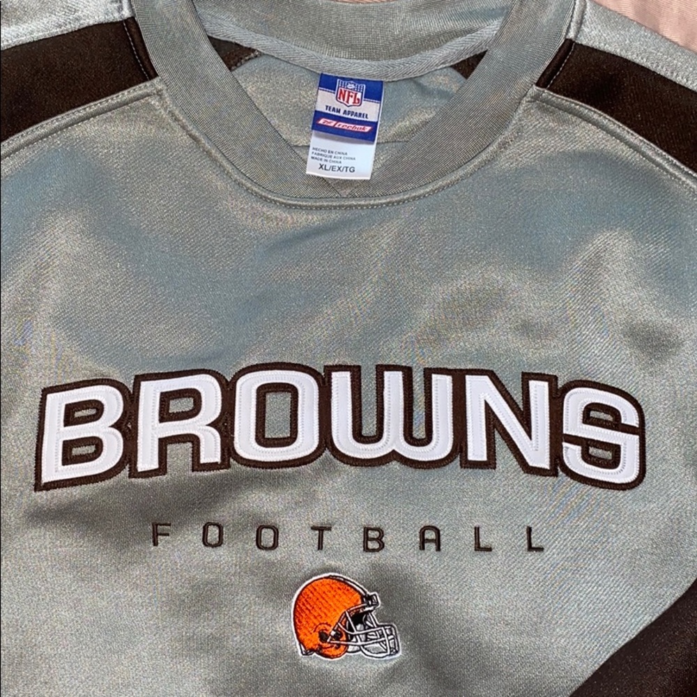 Cleveland browns NFL sweater - Picture 2 of 3